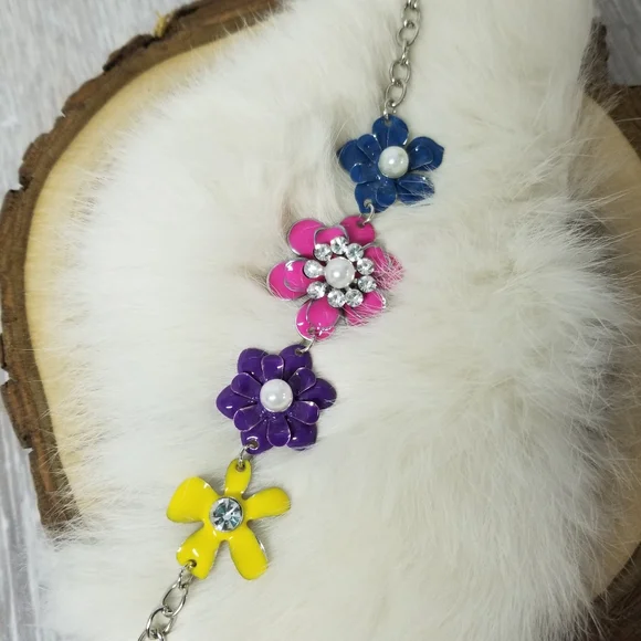 Reserved Paparazzi Flower Patch Fantasy Bracelet - Picture 6 of 7